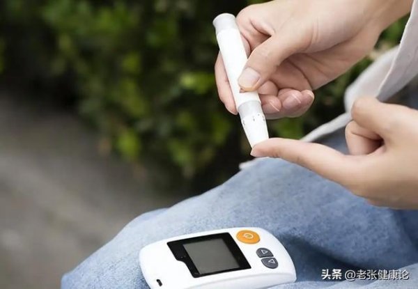 在线开户股票 血糖与饮水量有关？医生忠告：血糖不稳的人，喝水时多注意这3点